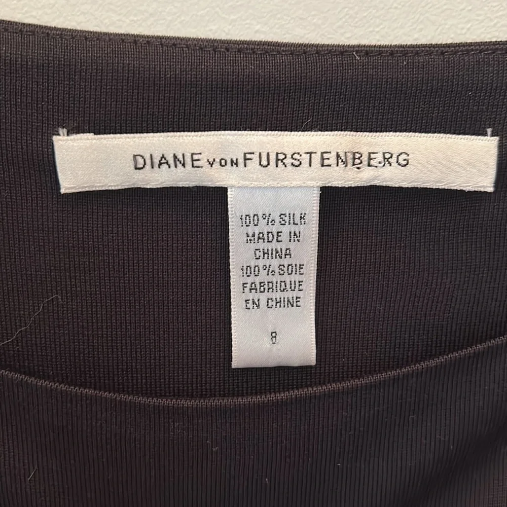 Vintage Diane Von Furstenberg silk sheath dress - Picture 4 of 6